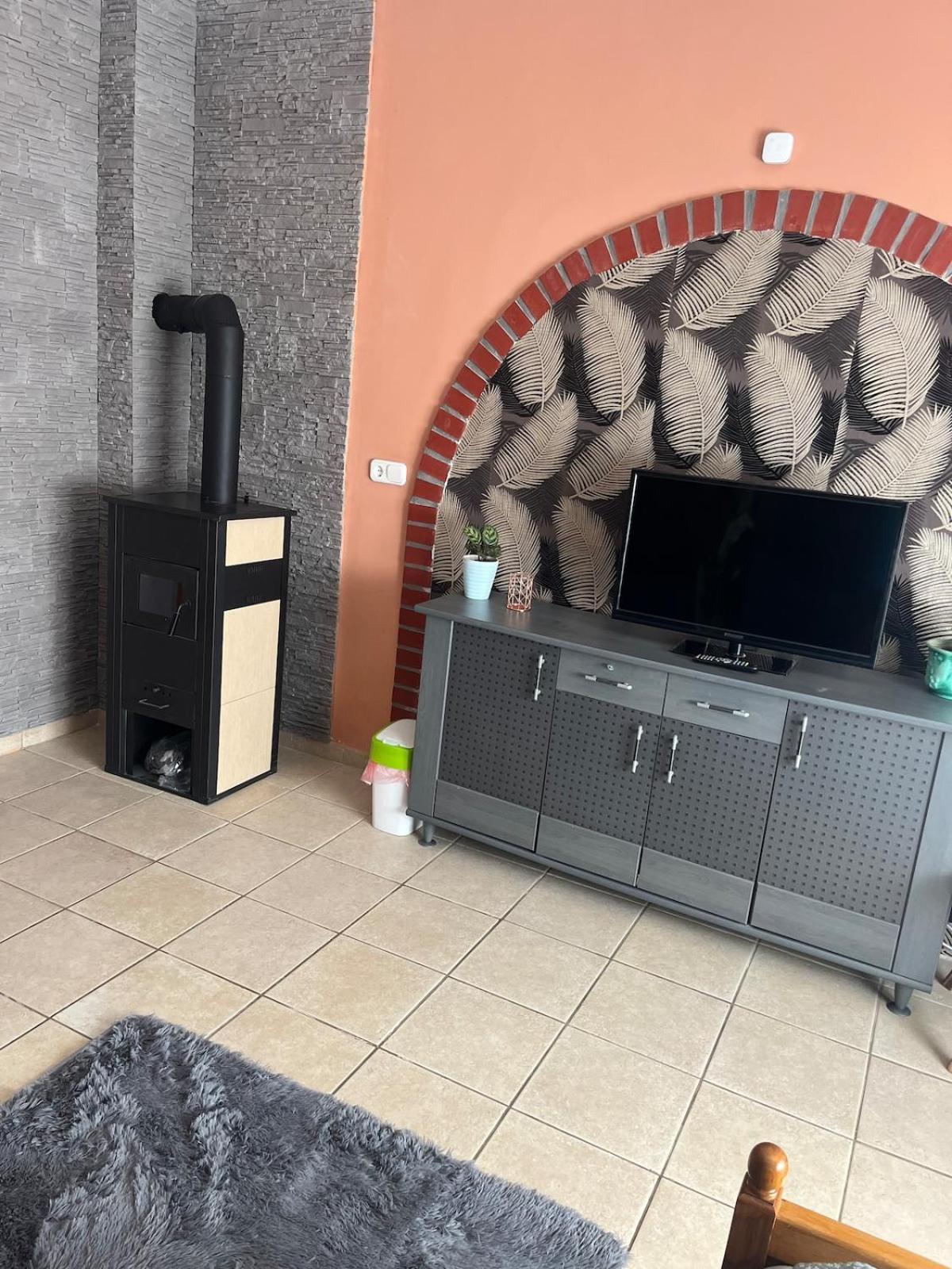 Tejfeles Vendeghaz Apartment Porva Exterior foto