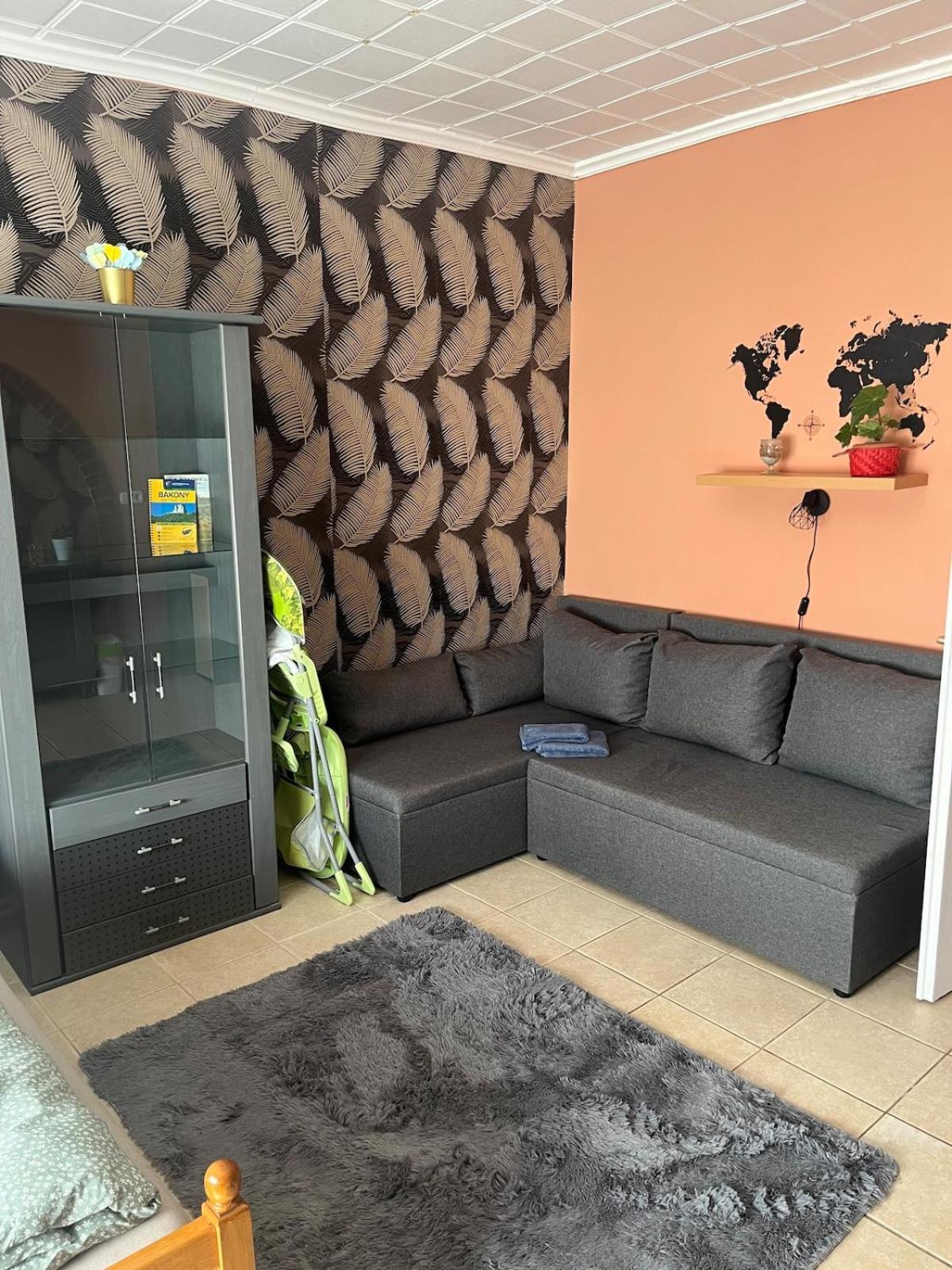 Tejfeles Vendeghaz Apartment Porva Exterior foto