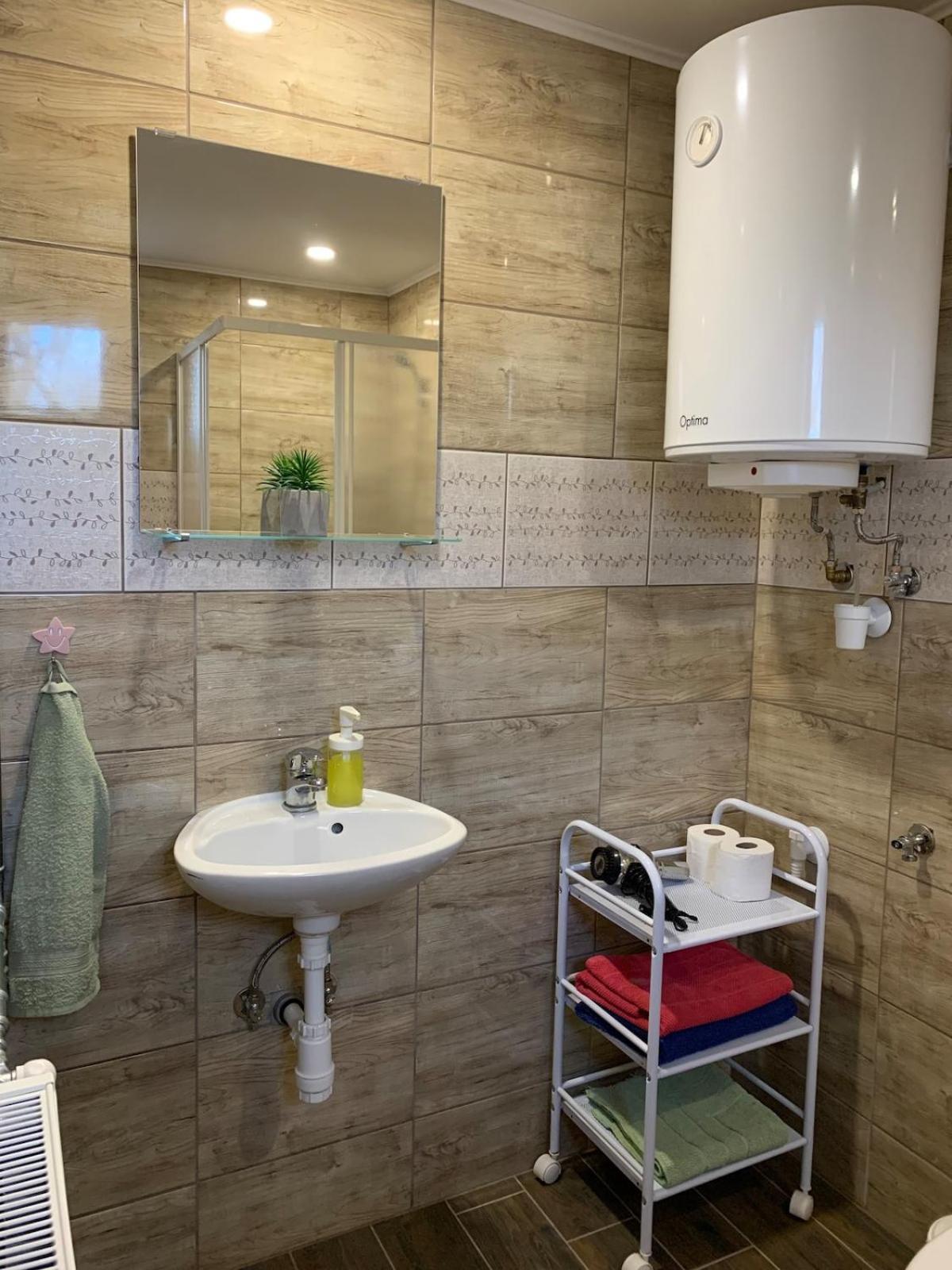 Tejfeles Vendeghaz Apartment Porva Exterior foto